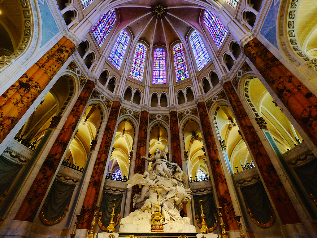 Private tour of Chartres and its cathedral from Paris (T28-VIP)