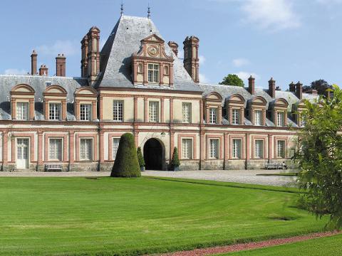 Private Half Day Guided Fontainebleau Tour from Paris (T04-VIP)