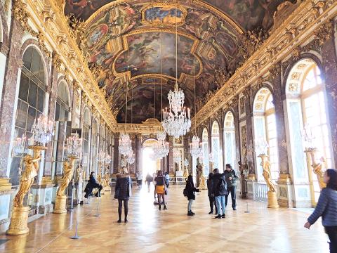 Palace of Versailles Guided Tour in French, with Skip-the-Line Access and Passport Ticket (W3GP/FR)