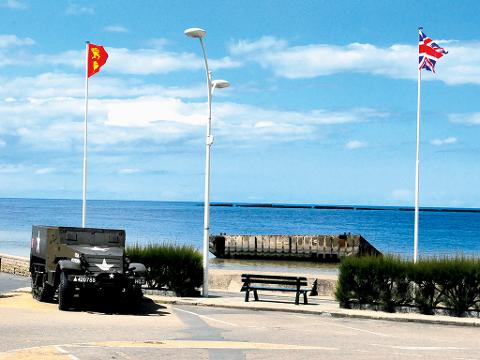 Small Group Normandy D-Day Battlefields and Landing Beaches Day Trip from Paris (EX9A)