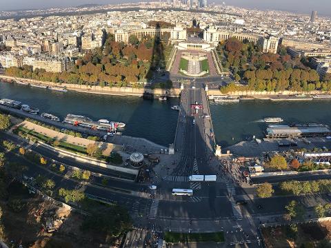 Skip-the-ticket-line Eiffel Tower Tour with Access to the 2nd Floor (EXTE)