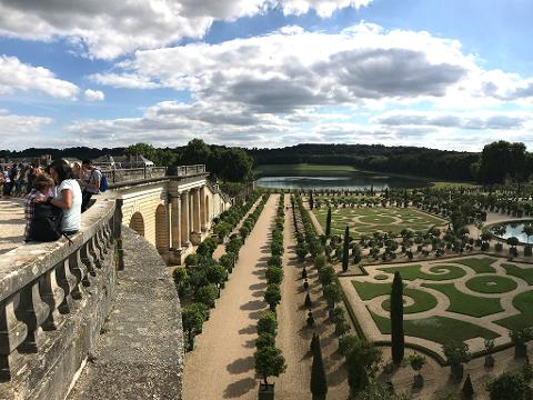 Half day Palace of Versailles tour with Guided Visit and access to the gardens (VTG)