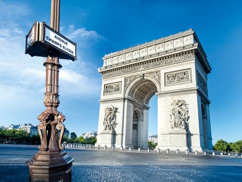 Private 4 hours, Paris City Tour, including a 1 Hour Seine River Champagne Cruise  (T02CHA-VIP)