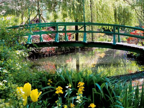 Giverny And Monet’s Garden Small Group Half-Day Tour with Hotel Pick-Up (EX5/PU)