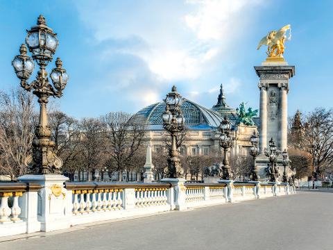 Paris Half-Day City Tour with a Private Driver/Guide (T01-VIP)